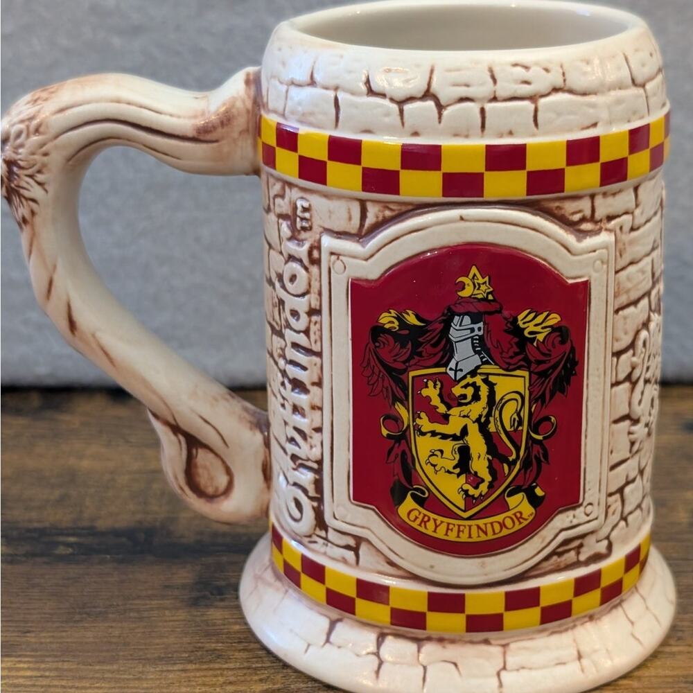HARRY POTTER GRYFFINDOR MUG CUP BEER STEIN WIZARDING WORLD OF UNIVERSAL STUDIOS